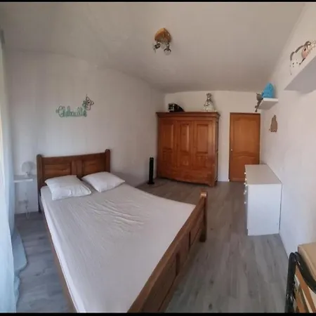 3 Chambres Climatise Apartment